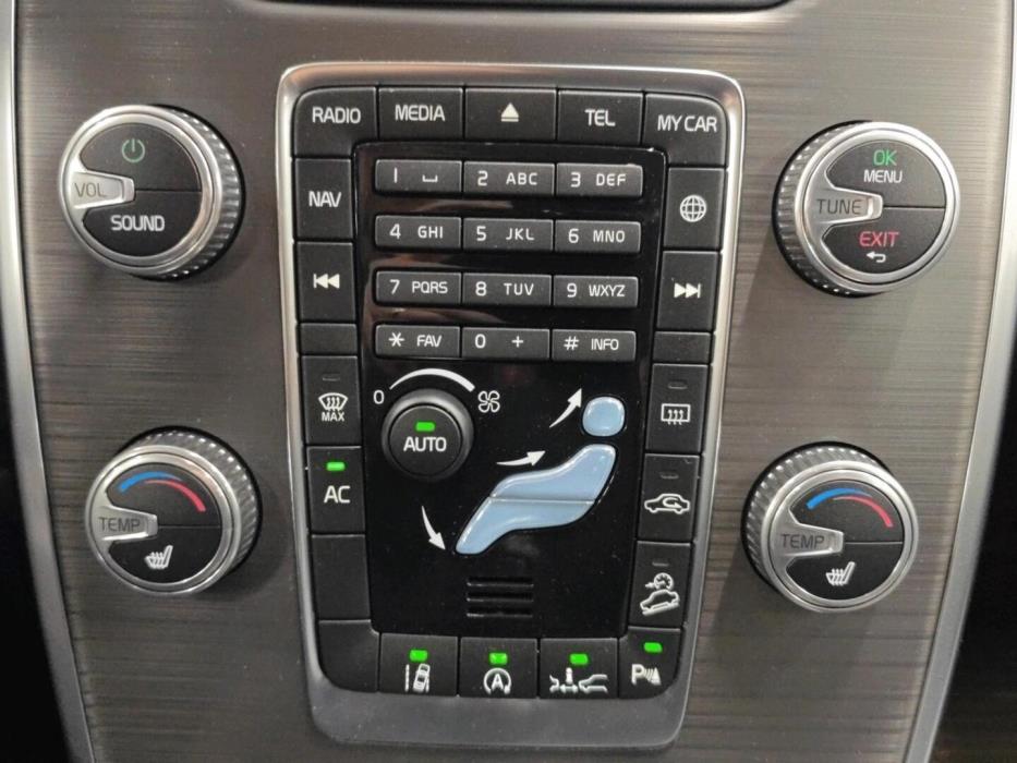 VOLVO XC70 2016