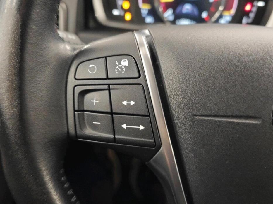 VOLVO XC70 2016