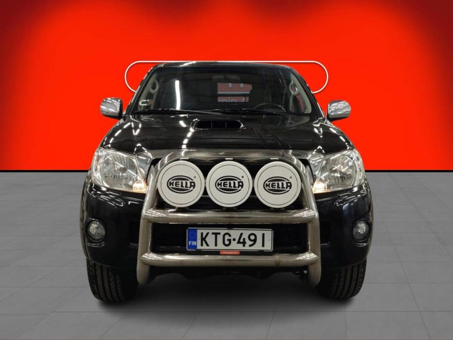 TOYOTA Hilux 2011