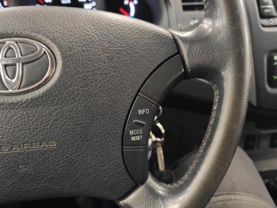 TOYOTA Hilux 2011