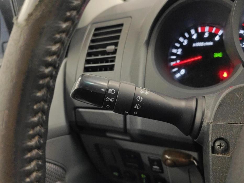 TOYOTA Hilux 2011