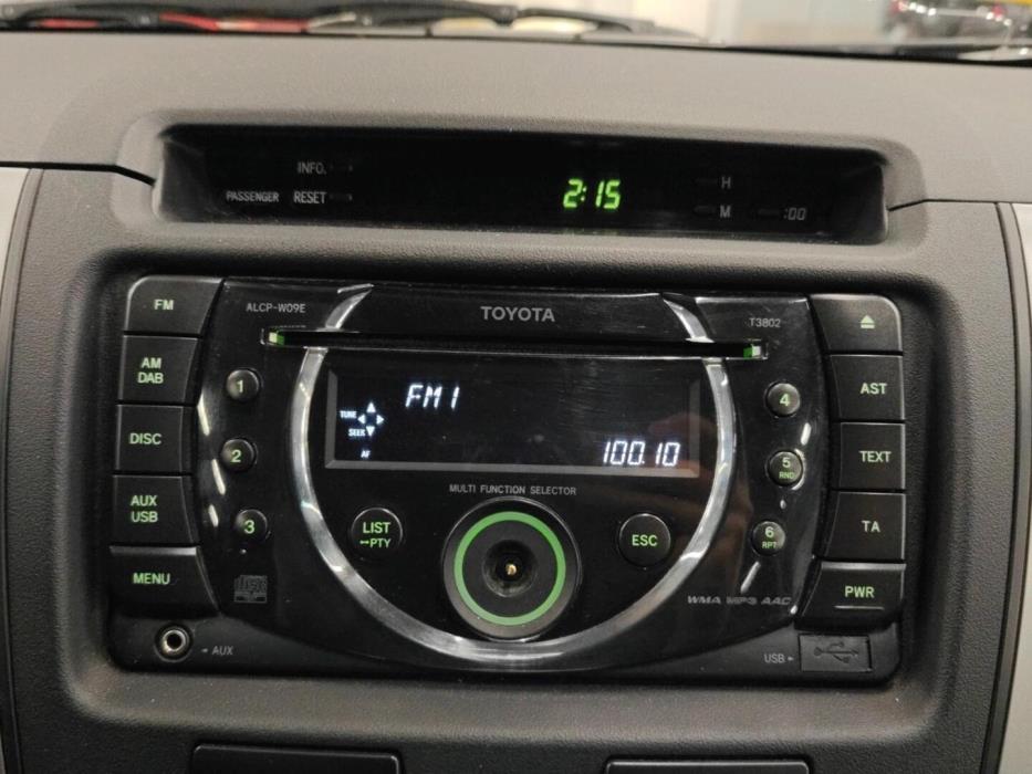 TOYOTA Hilux 2011