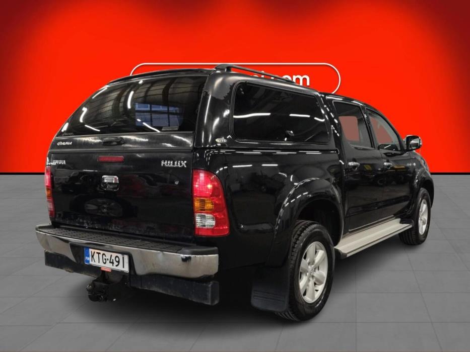 TOYOTA Hilux 2011