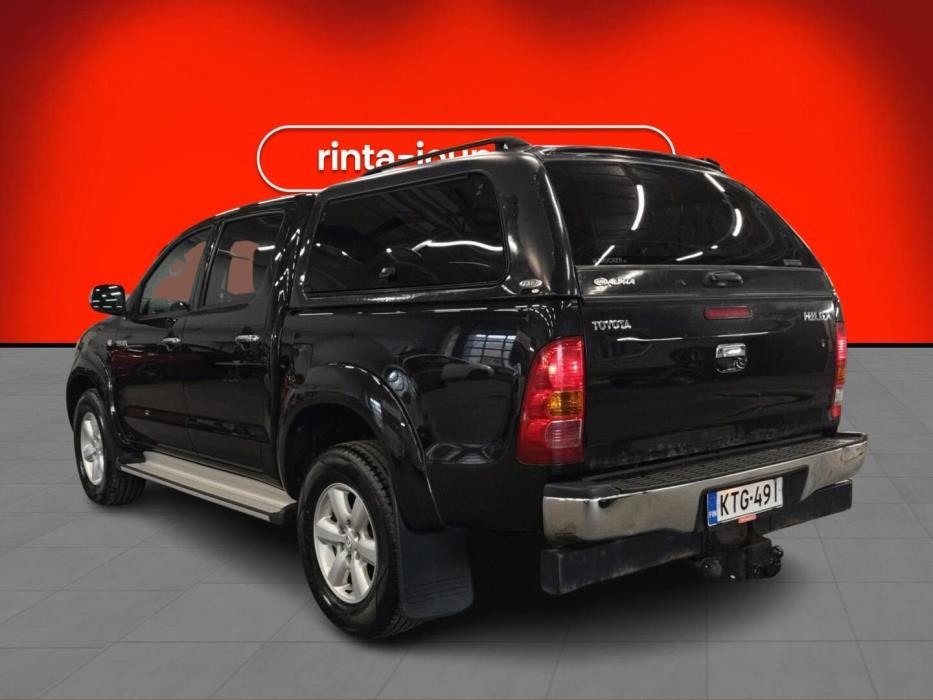 TOYOTA Hilux 2011