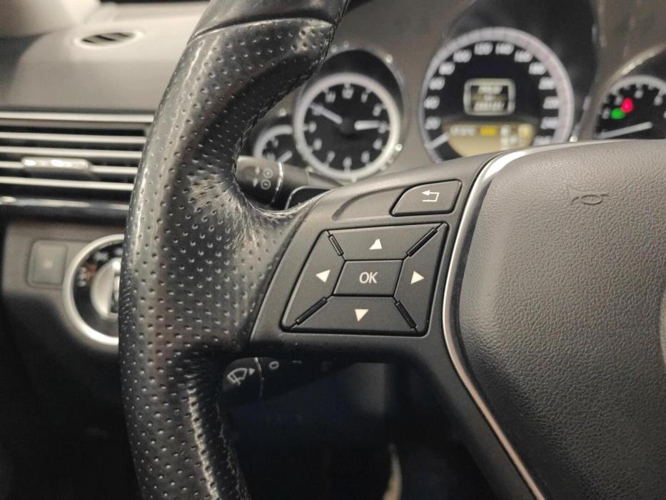 MERCEDES-BENZ E 2012