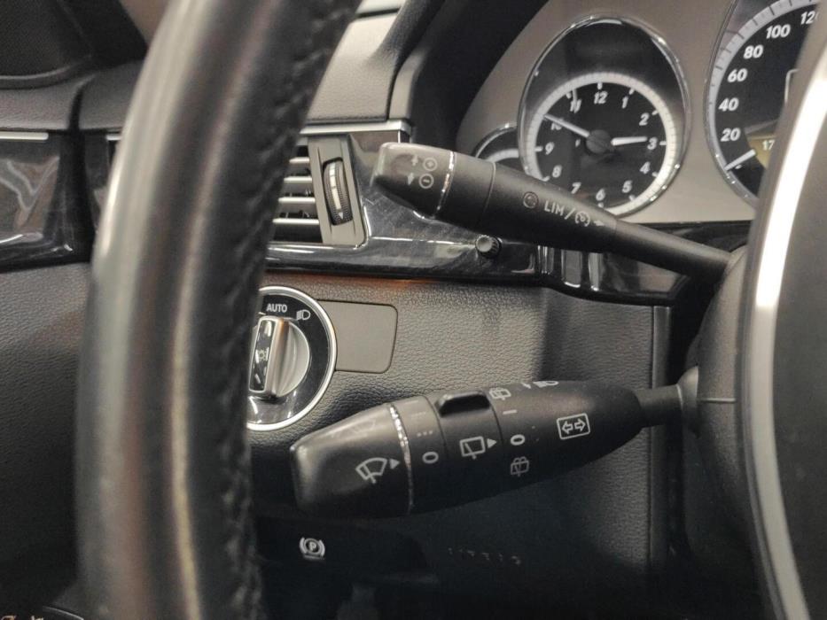 MERCEDES-BENZ E 2012