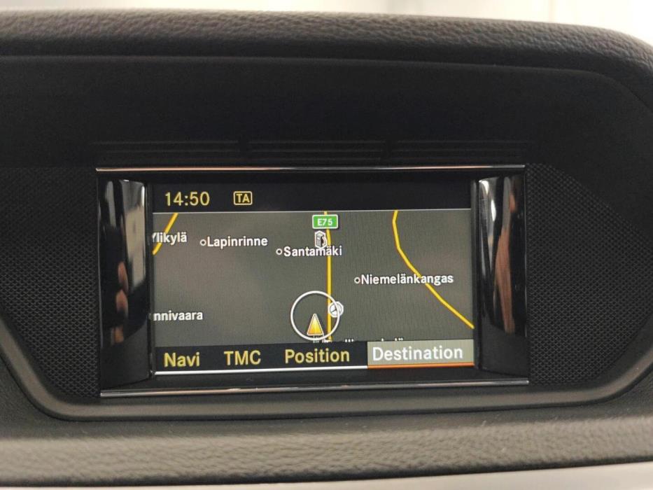 MERCEDES-BENZ E 2012