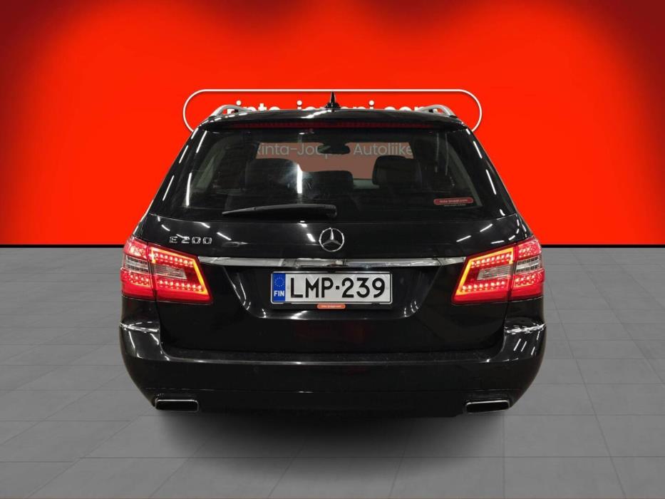 MERCEDES-BENZ E 2012