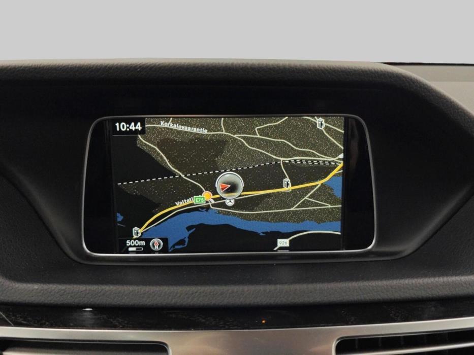 MERCEDES-BENZ E 2015