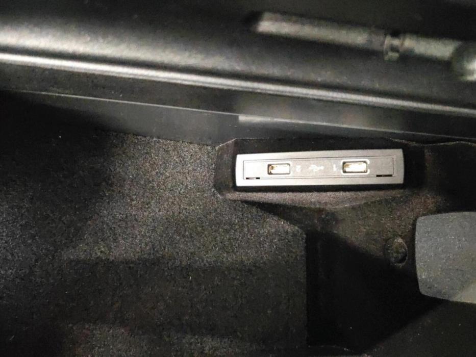 MERCEDES-BENZ E 2015