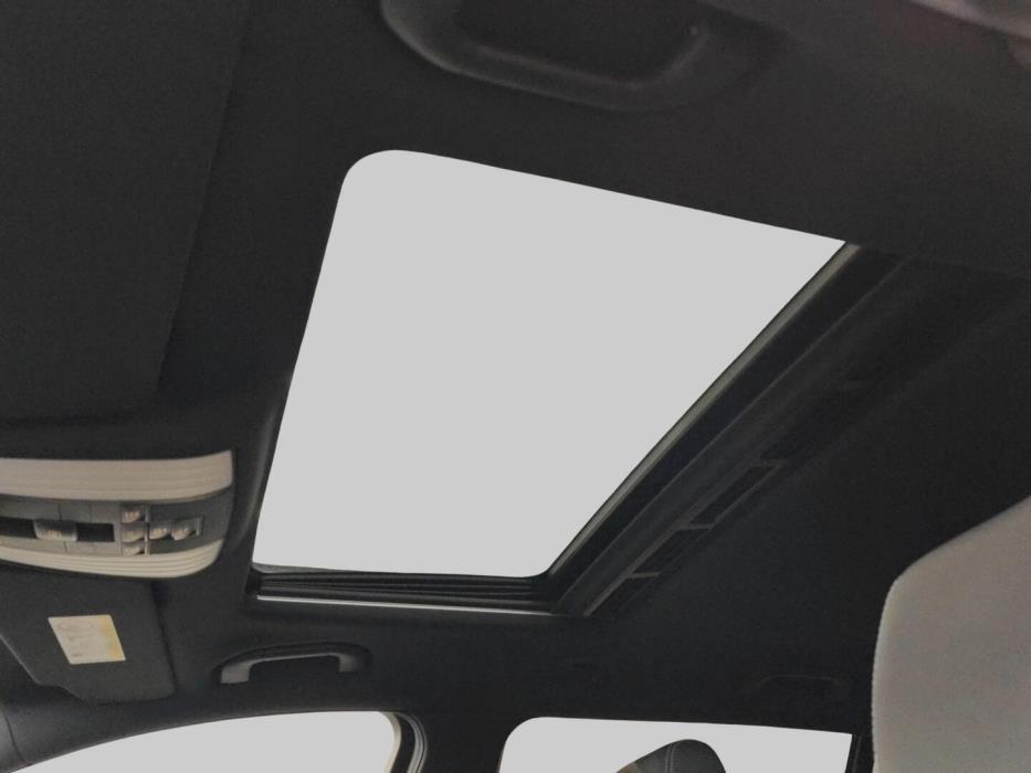 MERCEDES-BENZ E 2015