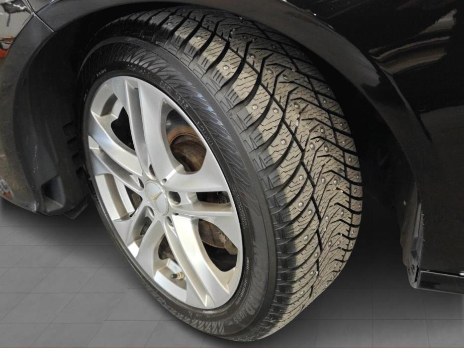 MERCEDES-BENZ E 2015