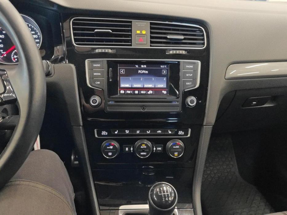 VOLKSWAGEN Golf 2016