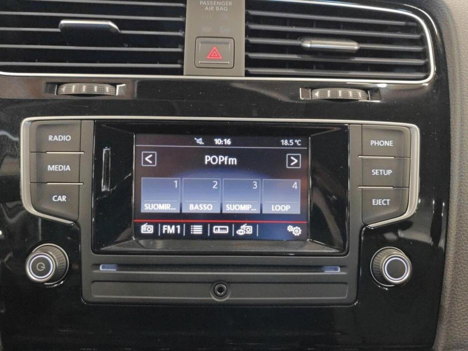 VOLKSWAGEN Golf 2016