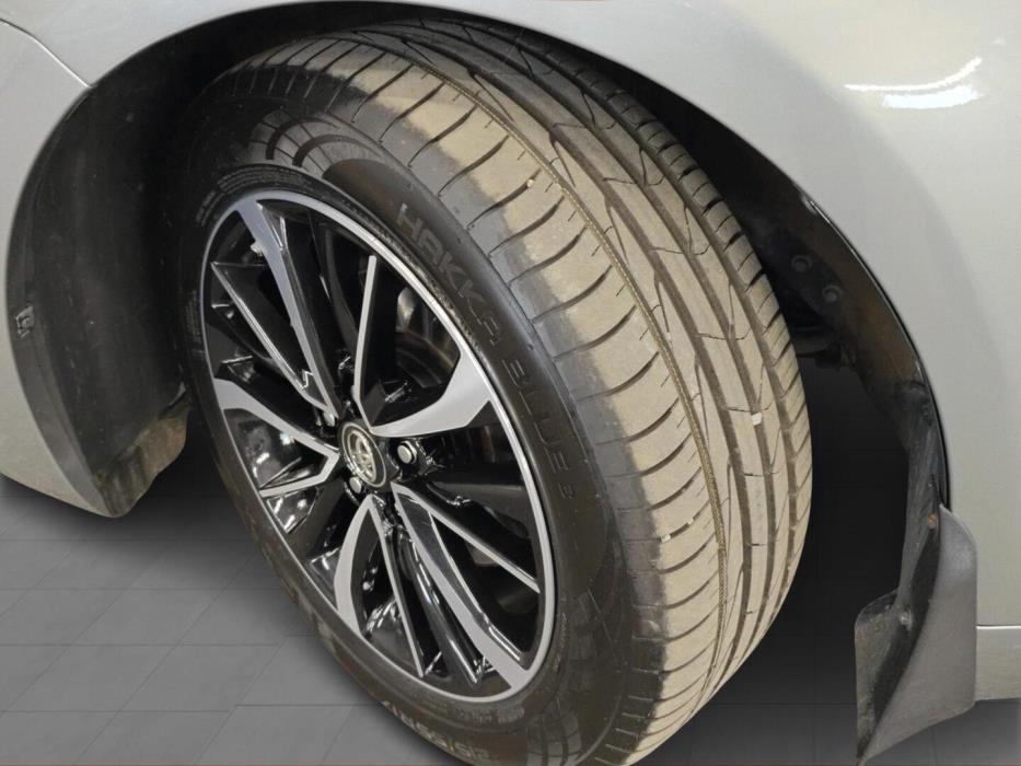TOYOTA Avensis 2018