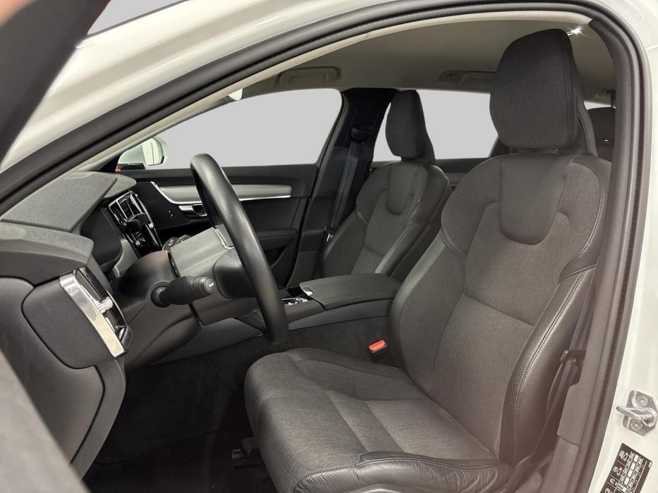 VOLVO V90 2021