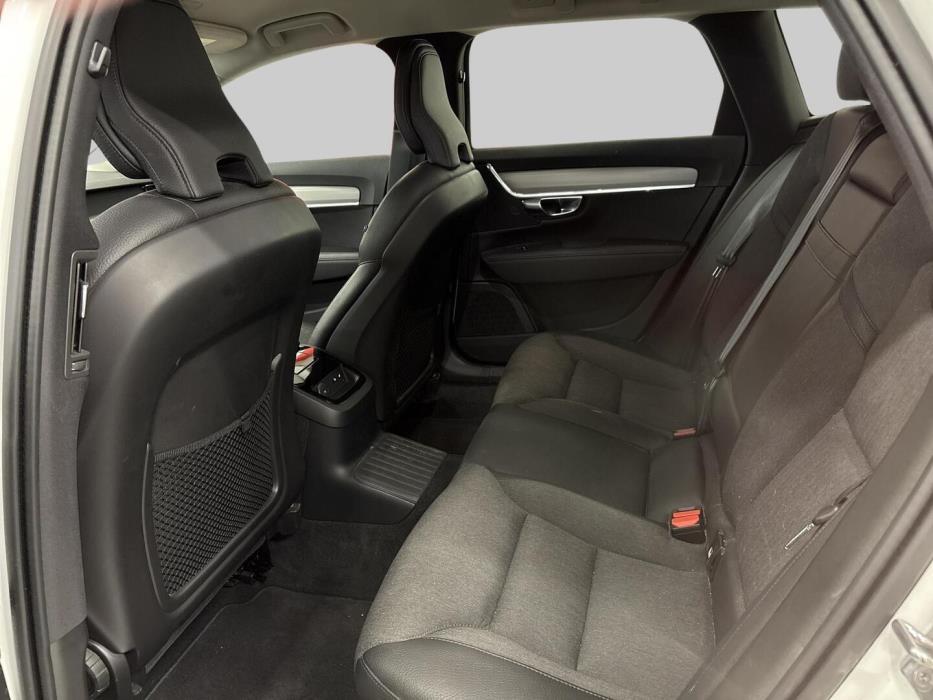 VOLVO V90 2021