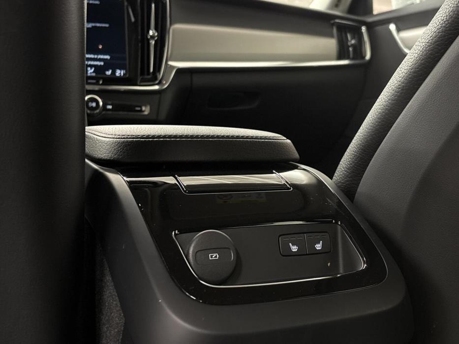 VOLVO V90 2021
