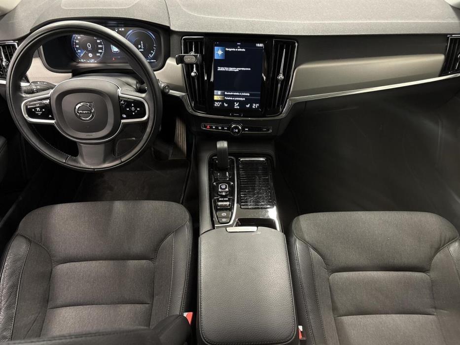 VOLVO V90 2021