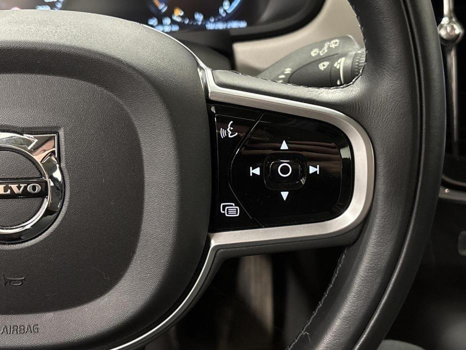 VOLVO V90 2021