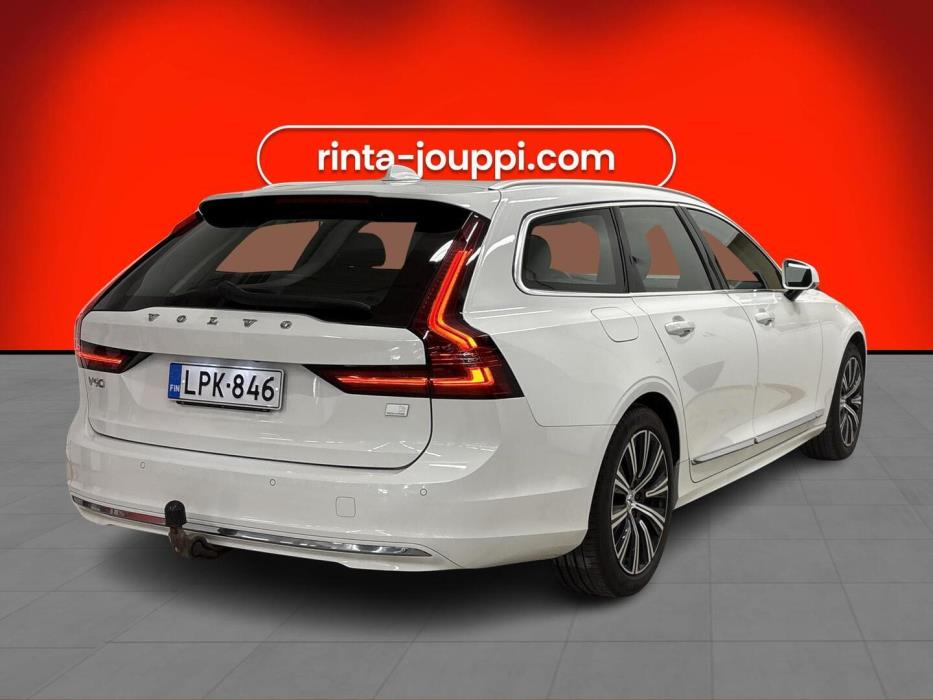 VOLVO V90 2021