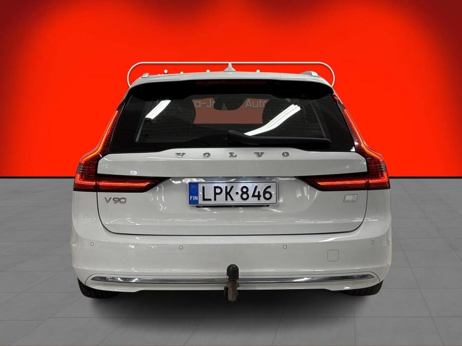 VOLVO V90 2021