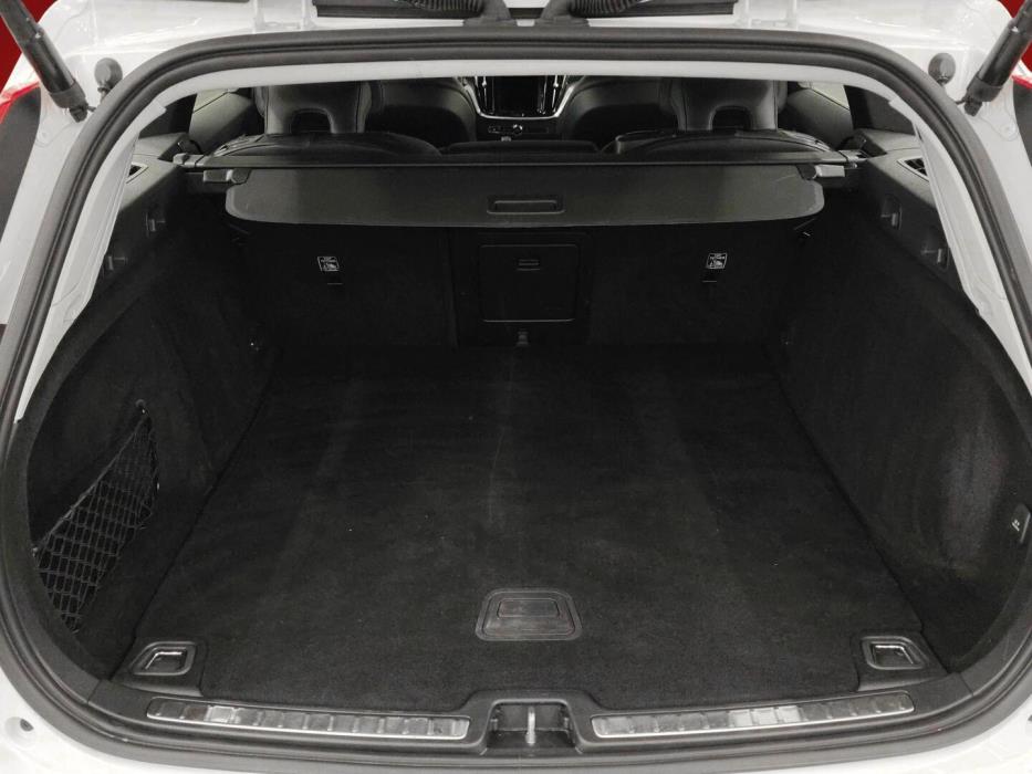 VOLVO V60 2021
