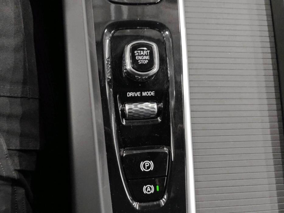 VOLVO V60 2021