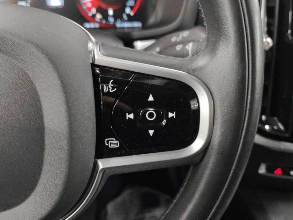 VOLVO V60 2021