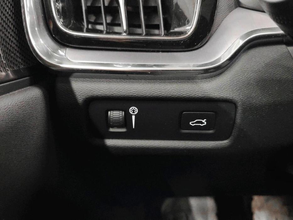 VOLVO V60 2021