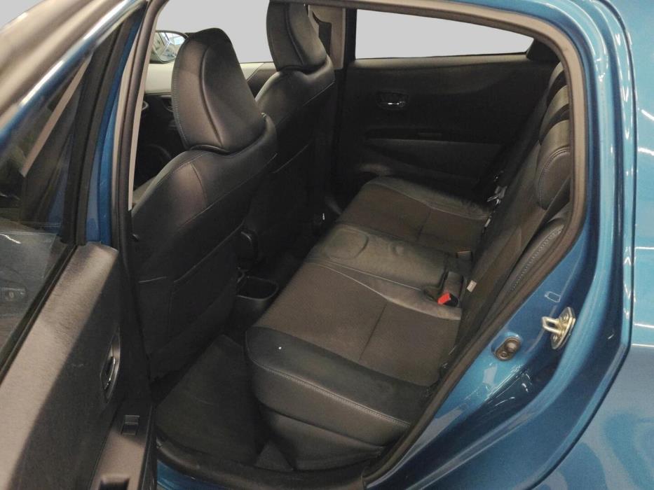 TOYOTA Yaris 2013