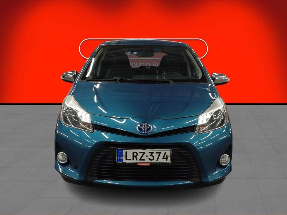 TOYOTA Yaris 2013