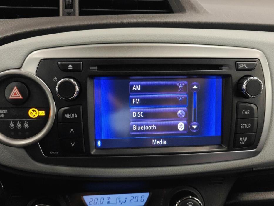TOYOTA Yaris 2013