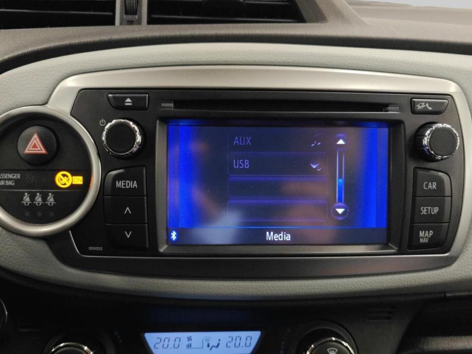 TOYOTA Yaris 2013