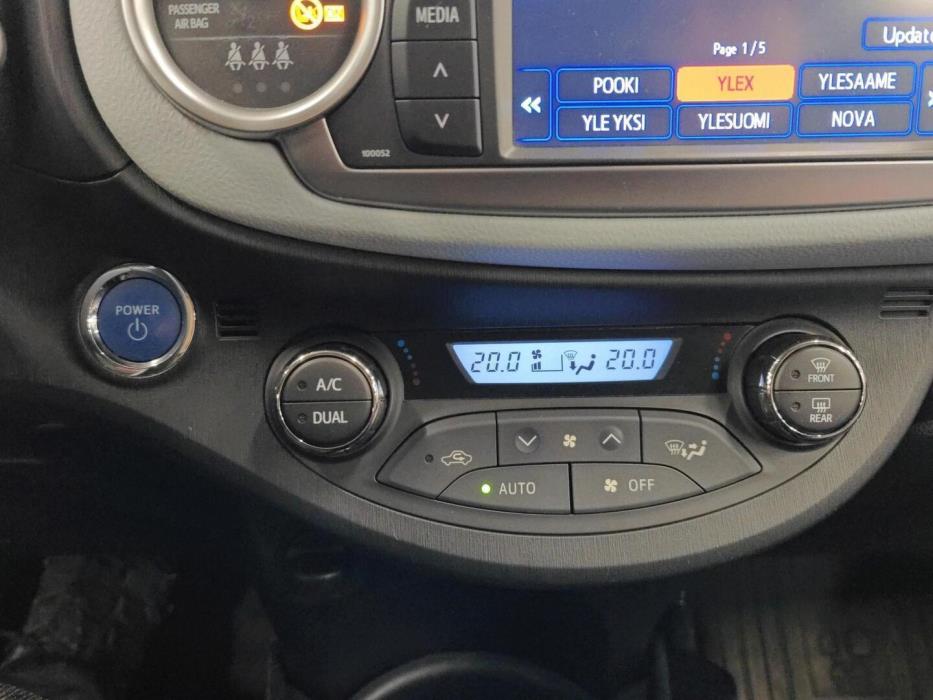 TOYOTA Yaris 2013