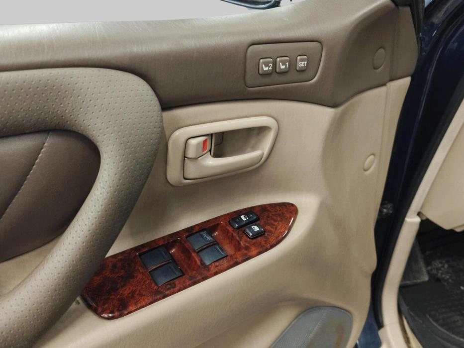 TOYOTA Land Cruiser 2000