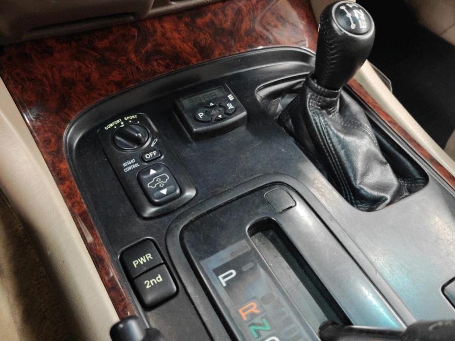 TOYOTA Land Cruiser 2000