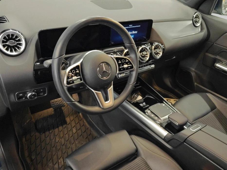 MERCEDES-BENZ EQA 2022