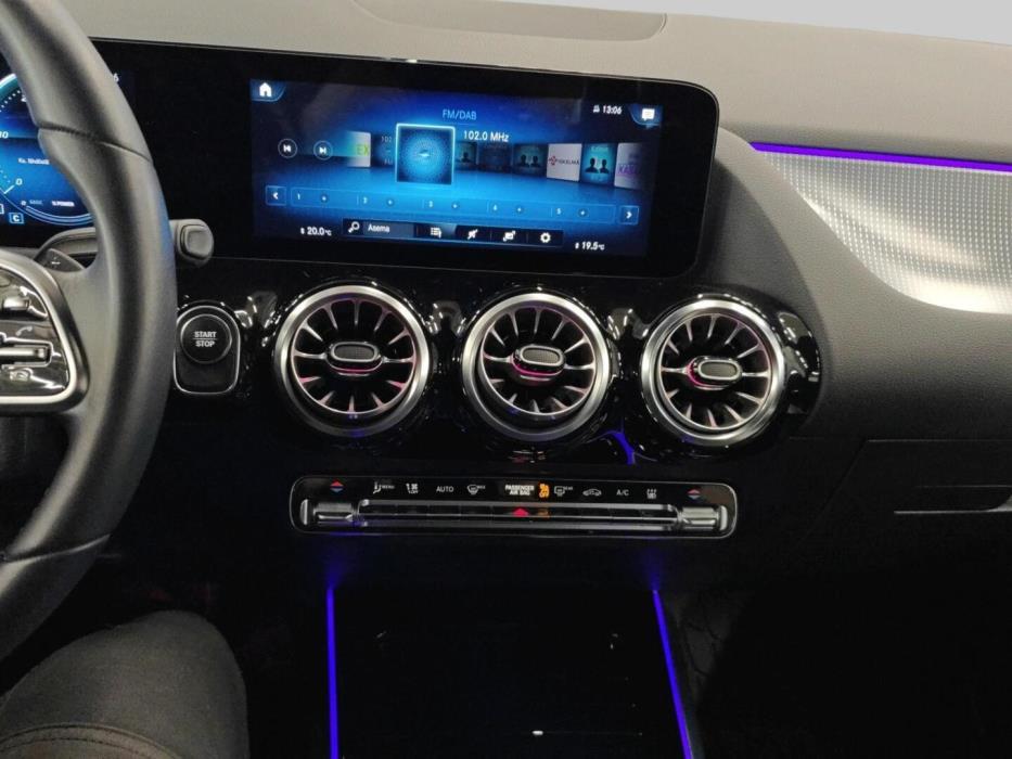 MERCEDES-BENZ EQA 2022