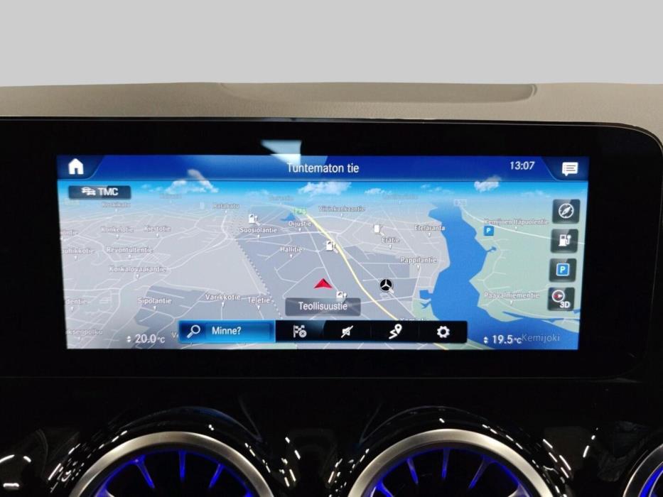 MERCEDES-BENZ EQA 2022