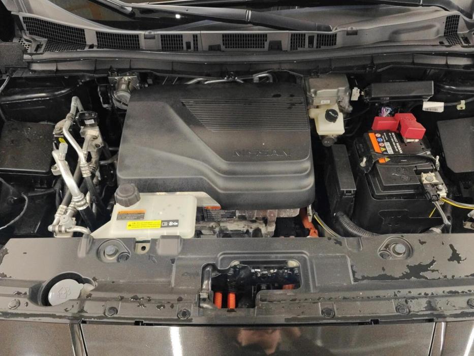 NISSAN LEAF 2023