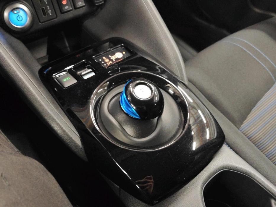 NISSAN LEAF 2023