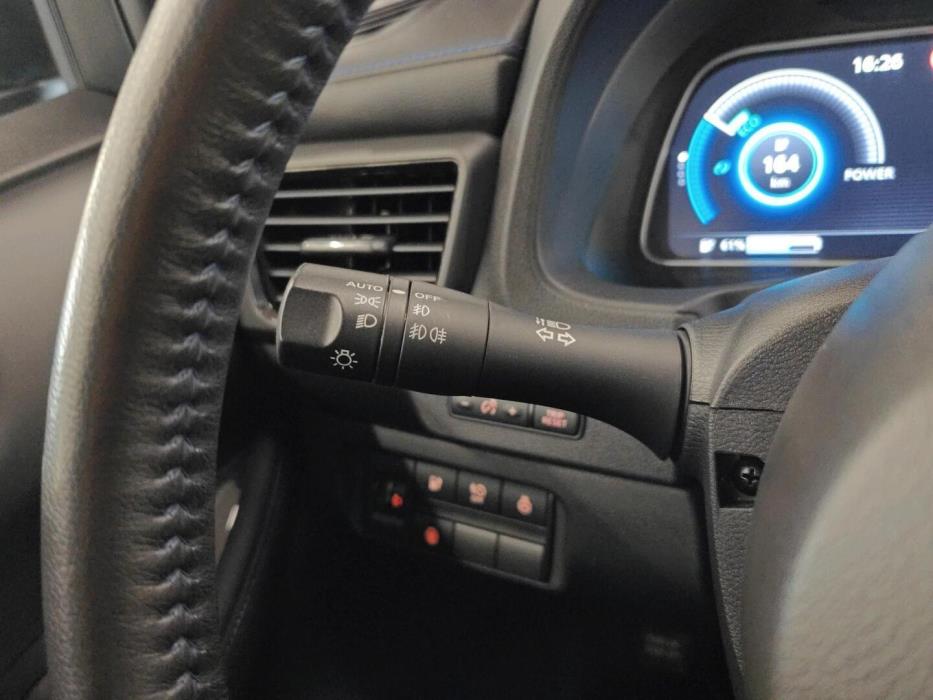NISSAN LEAF 2023