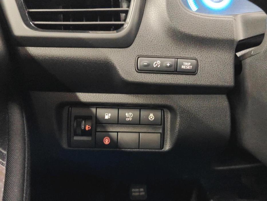 NISSAN LEAF 2023