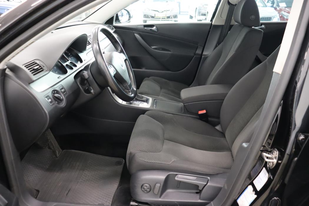 VOLKSWAGEN Passat 2008