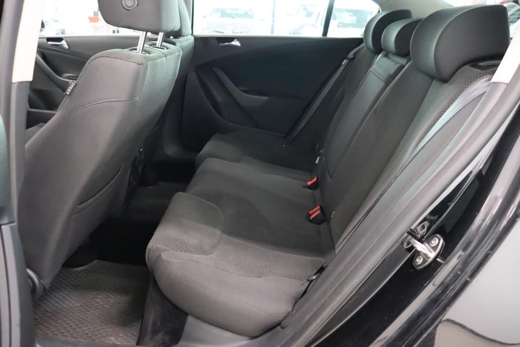 VOLKSWAGEN Passat 2008