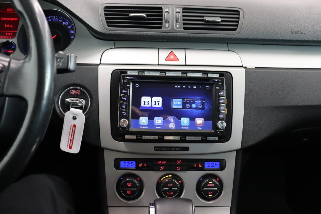 VOLKSWAGEN Passat 2008