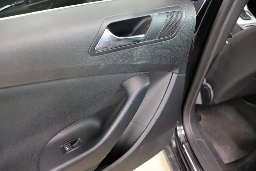 VOLKSWAGEN Passat 2008