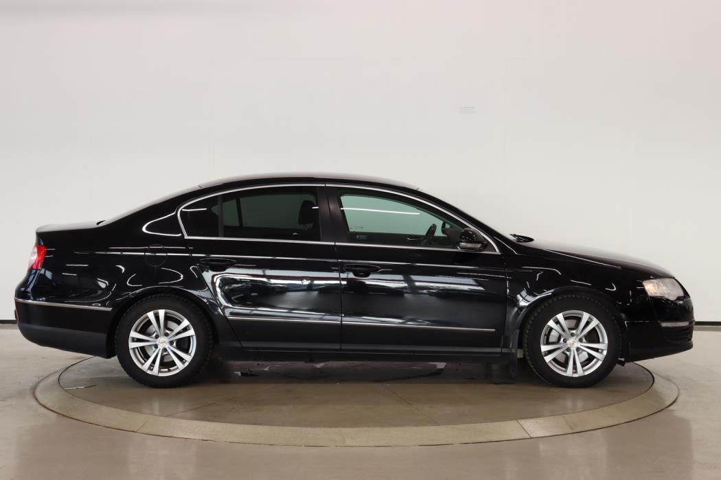 VOLKSWAGEN Passat 2008