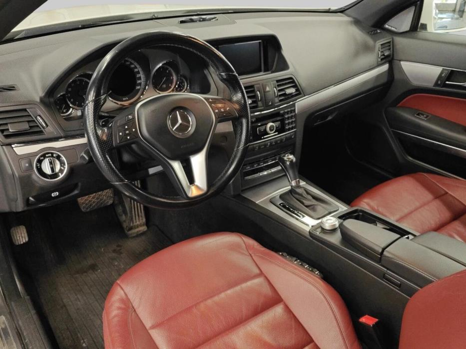 MERCEDES-BENZ E 2011